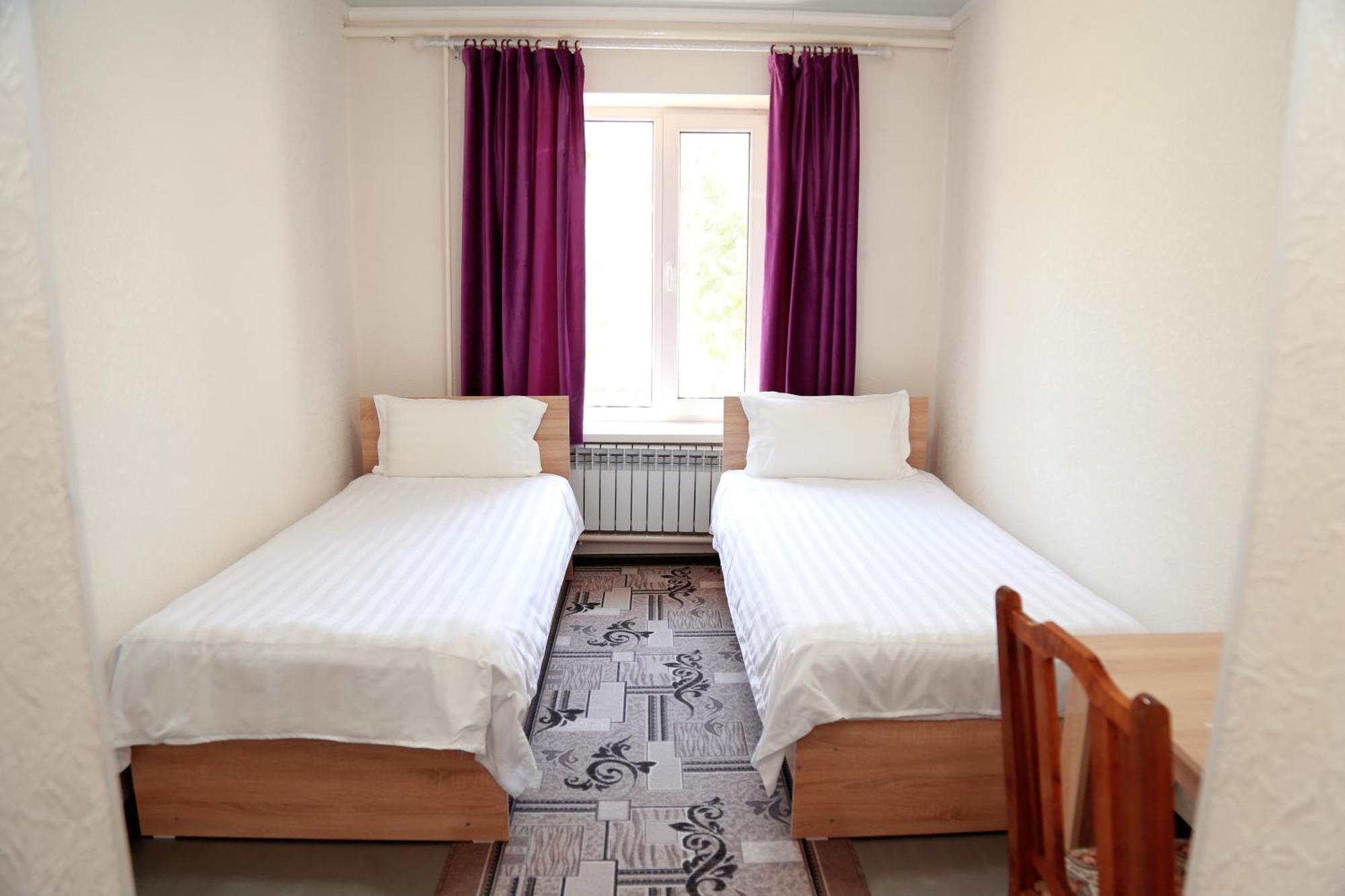 Hotel Good Night Jalal-Abad Exterior foto