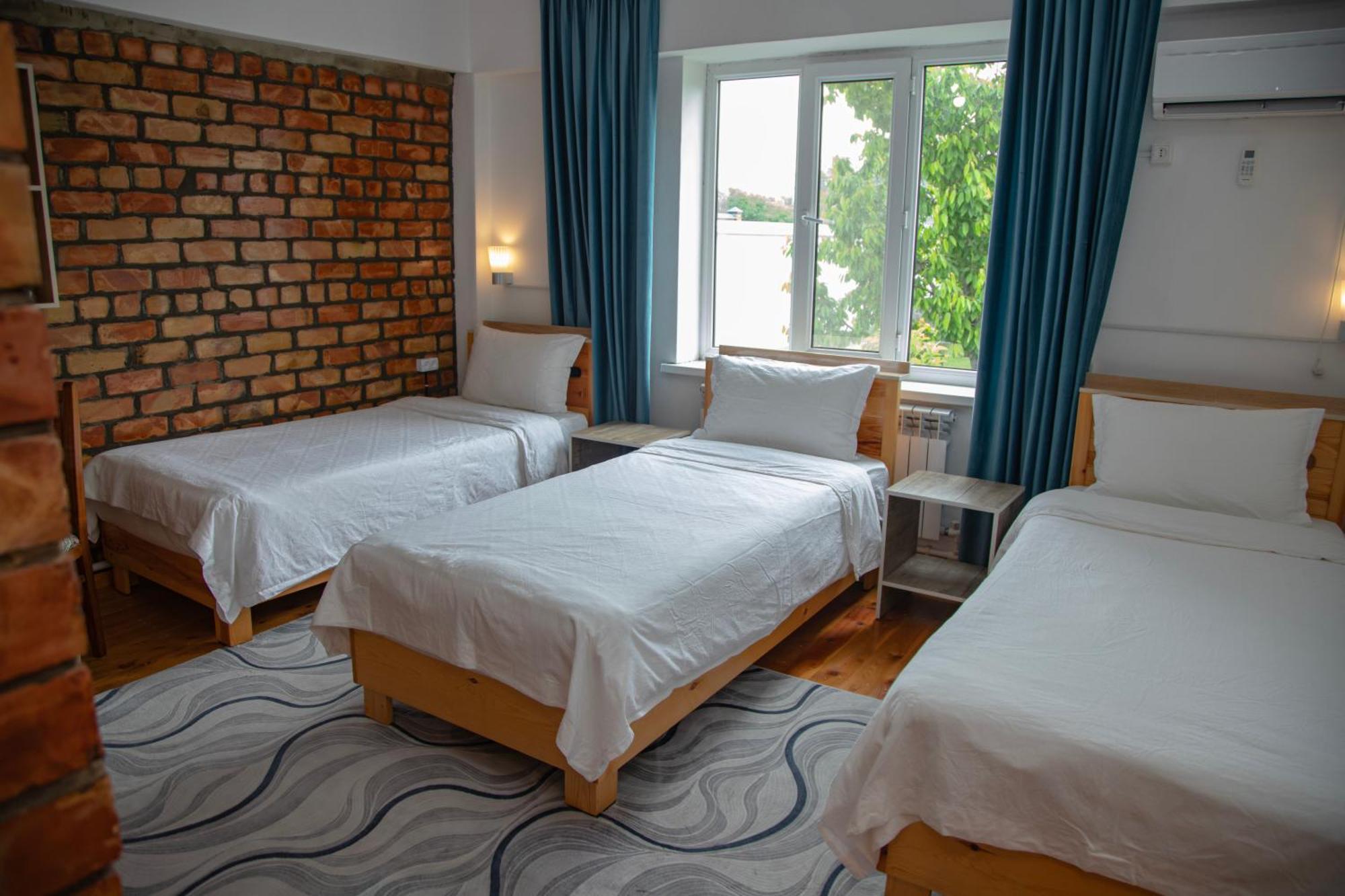 Hotel Good Night Jalal-Abad Exterior foto